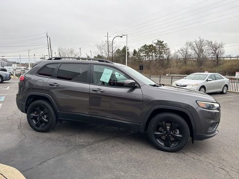 Used 2019 Jeep Cherokee Altitude image 6