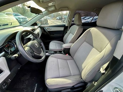 Used 2015 Toyota Corolla LE image 10