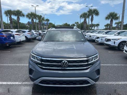 Used 2021 Volkswagen Atlas Cross Sport SE w/ Panoramic Sunroof Package FWD image 2