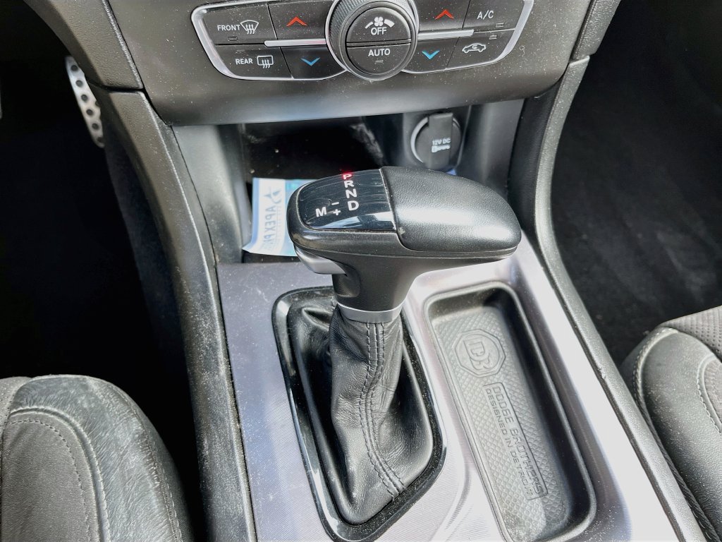 Used 2022 Dodge Charger R/T w/ Plus Group RWD image 16