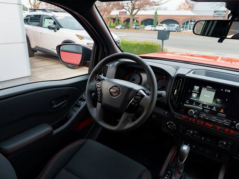 New 2026 Nissan Frontier PRO-4X w/ Pro-4x Convenience Package image 10