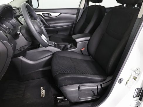 Used 2019 Nissan Rogue Sport S image 13