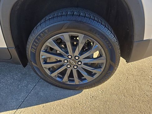 Used 2022 Chevrolet Traverse RS w/ LPO, Floor Liner Package image 22