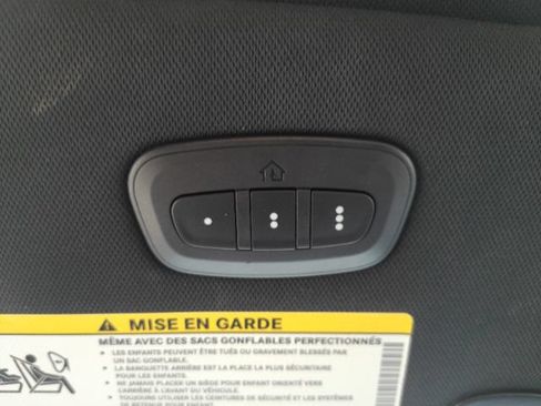Used 2025 Chrysler Pacifica Limited FWD image 58