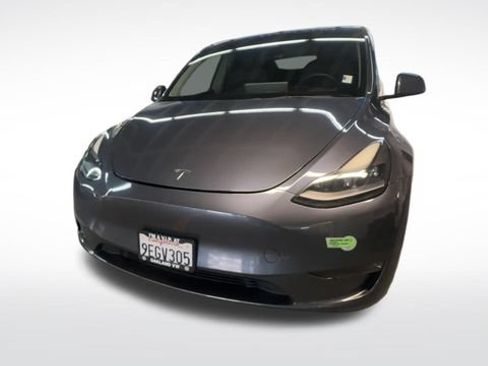 Used 2023 Tesla Model Y Long Range AWD/4WD image 3