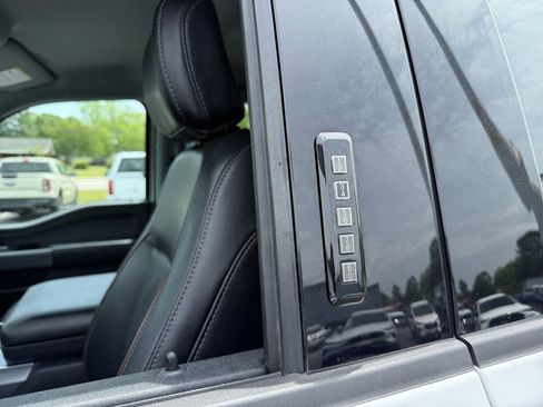 Certified 2022 Ford F150 Lariat w/ Trailer Tow Package AWD/4WD image 25