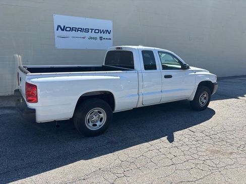 Used 2007 Dodge Dakota ST RWD image 3