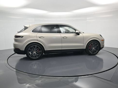 Used 2026 Porsche Cayenne S AWD/4WD image 43