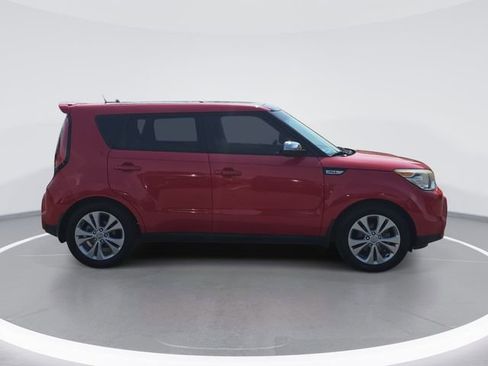 Used 2016 Kia Soul ! w/ Premium Package image 2