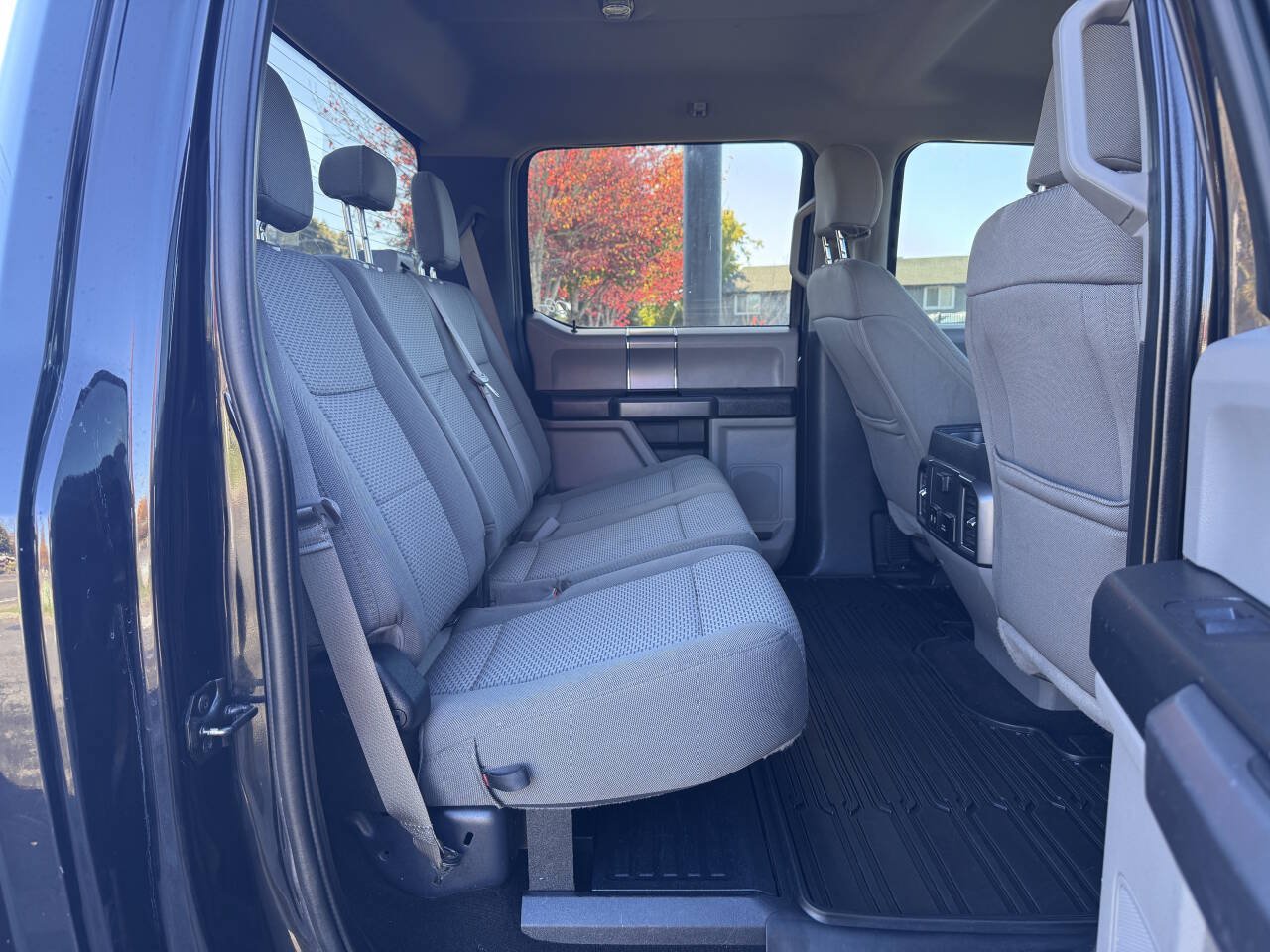 Used 2019 Ford F350 XLT w/ XLT Premium Package AWD/4WD image 8