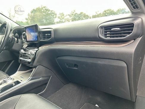 Used 2021 Ford Explorer Limited w/ Equipment Group 301A image 16