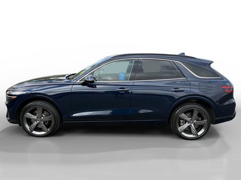 Used 2022 Genesis GV70 3.5T Sport w/ Sport Prestige Package image 2