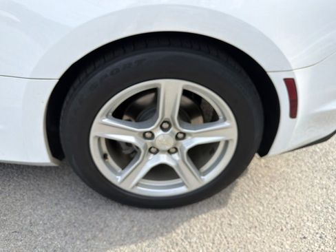 Used 2021 Chevrolet Camaro LT RWD image 10