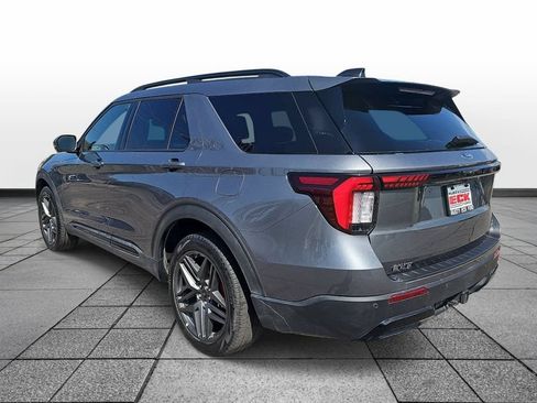 Used 2025 Ford Explorer ST-Line w/ ST-Line Street Pack AWD/4WD image 7