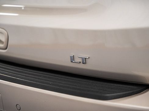 Used 2024 Chevrolet Tahoe LT w/ Luxury Package AWD/4WD image 9
