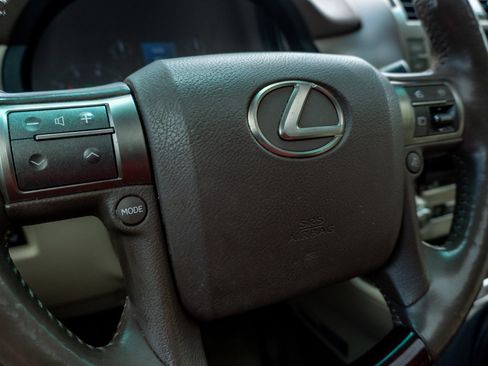 Used 2014 Lexus GX 460 Luxury AWD/4WD image 32
