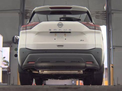 Used 2023 Nissan Rogue SV w/ SV Premium B Package FWD image 8