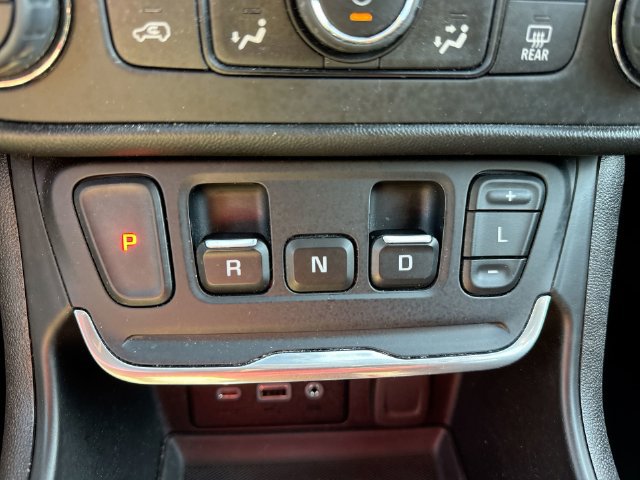 Used 2019 GMC Terrain SLE w/ Driver Convenience Package FWD image 15