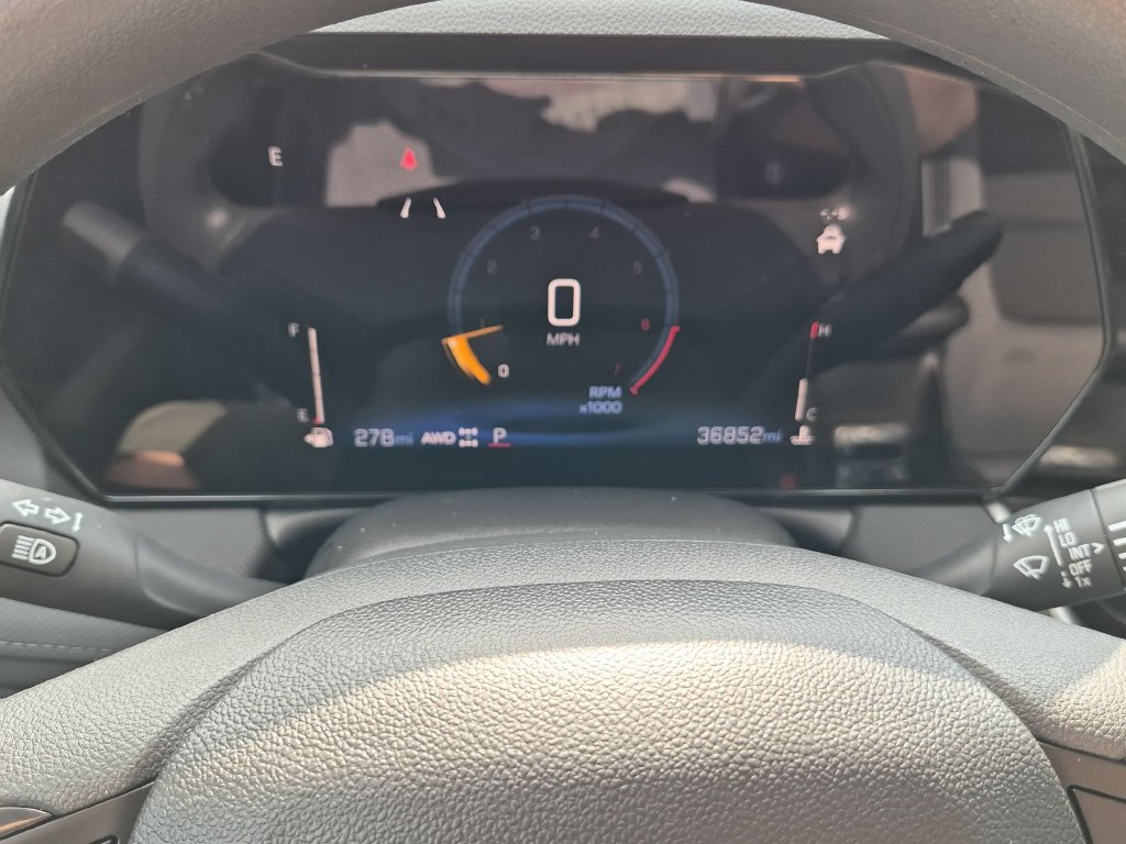 Used 2025 Chevrolet TrailBlazer LT AWD/4WD image 15