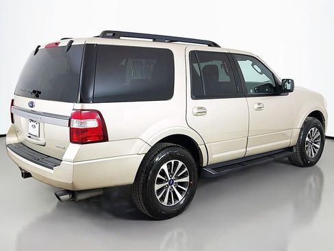Used 2017 Ford Expedition XLT w/ Equipment Group 201A AWD/4WD image 7