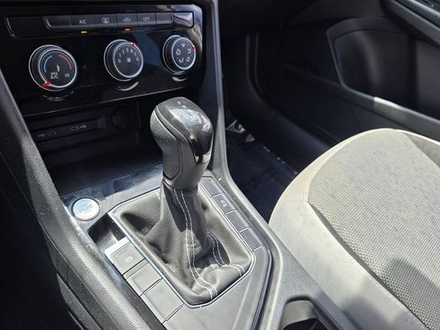 Certified 2023 Volkswagen Taos S FWD image 20