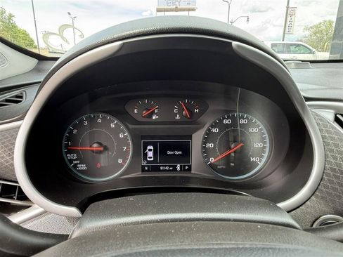 Used 2023 Chevrolet Malibu LT FWD image 32