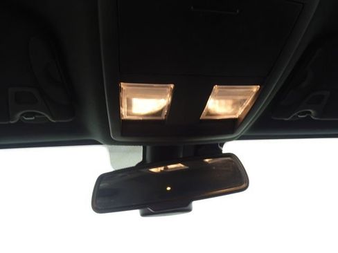 Used 2019 Dodge Challenger SXT image 22