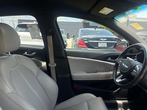 Used 2022 Genesis G70 2.0T RWD image 13