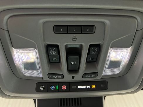 Used 2022 GMC Sierra 1500 Elevation w/ Elevation Premium Package image 18