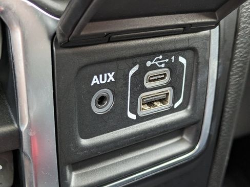 Used 2020 Jeep Gladiator Overland AWD/4WD image 26