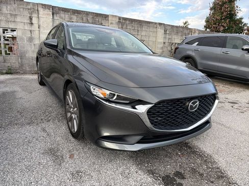 Used 2020 MAZDA MAZDA3 Sedan w/ Select Package FWD image 3