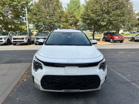 New 2025 Kia Niro Wind w/ Wind Preserve Package FWD image 2