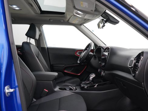 Used 2024 Kia Soul GT-Line w/ GT-Line Technology Package FWD image 12