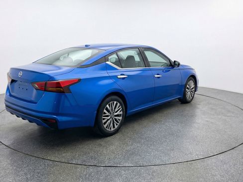 Used 2025 Nissan Altima 2.5 SV image 9