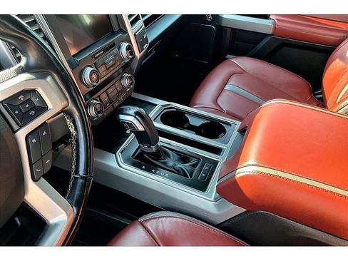 Used 2019 Ford F150 Platinum w/ Equipment Group 701A Luxury AWD/4WD image 16