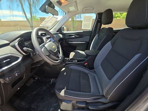 Used 2023 Chevrolet TrailBlazer LS FWD image 17