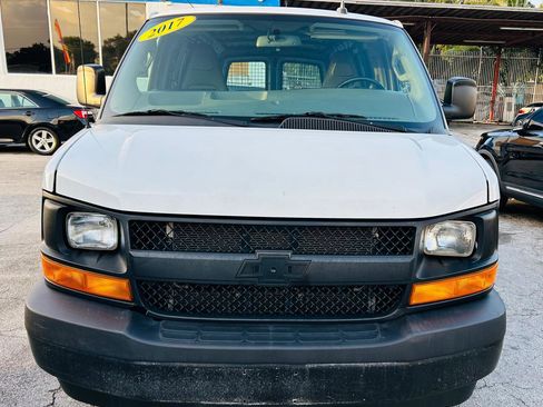 Used 2017 Chevrolet Express 2500 RWD image 8