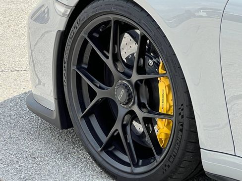 Used 2018 Porsche 911 GT3 w/ Sport Chrono Package RWD image 14