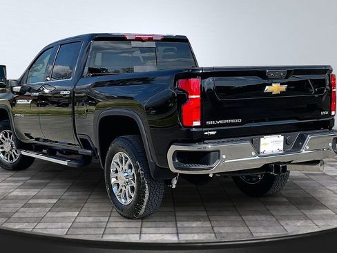 New 2026 Chevrolet Silverado 2500 LTZ w/ LTZ Premium Package image 3