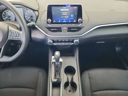 Used 2025 Nissan Altima 2.5 S FWD image 25