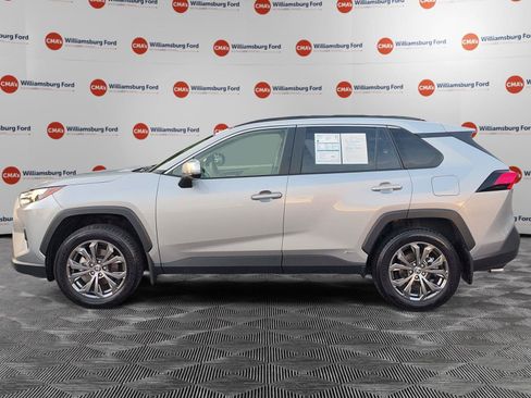 Used 2022 Toyota RAV4 XLE Premium AWD/4WD image 2