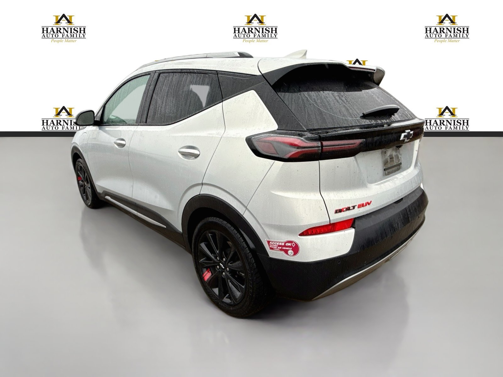 Used 2023 Chevrolet Bolt EUV Premier w/ Sun & Sound Package FWD image 3