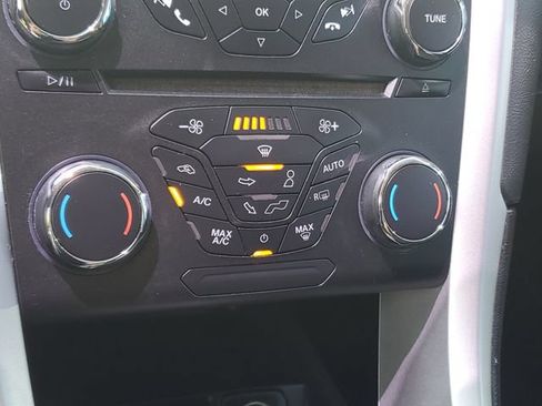 Used 2015 Ford Fusion SE FWD image 17