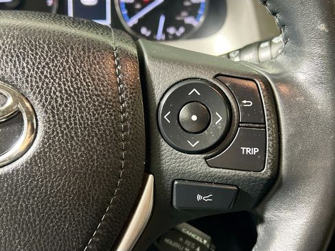 Used 2018 Toyota RAV4 Limited image 19