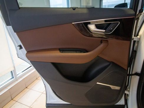 Used 2018 Audi Q7 3.0T Prestige image 9