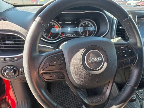 Used 2019 Jeep Cherokee Trailhawk AWD/4WD image 18
