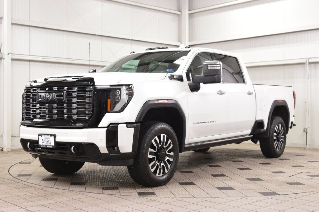 Used 2025 GMC Sierra 2500 Denali Ultimate AWD/4WD image 3