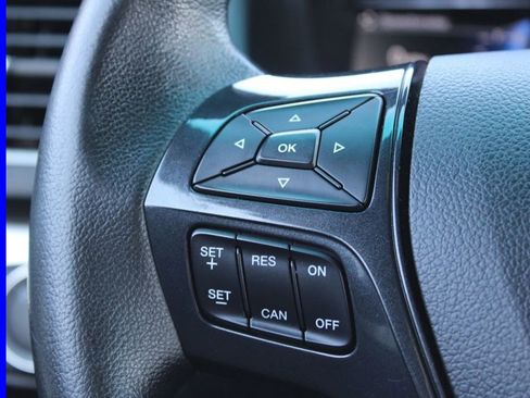 Used 2016 Ford Explorer XLT w/ Equipment Group 202A AWD/4WD image 31