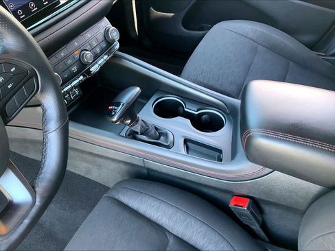 Used 2025 Dodge Durango GT AWD/4WD image 16