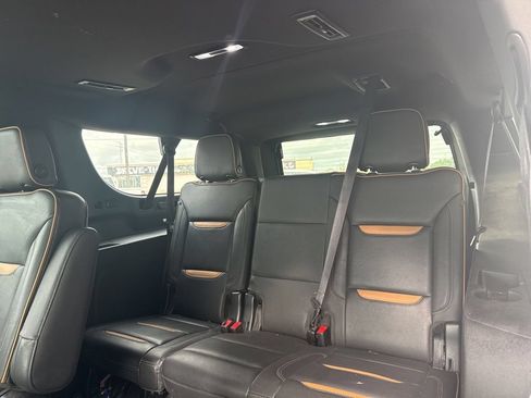 Used 2021 GMC Yukon XL AT4 w/ AT4 Premium Package AWD/4WD image 17